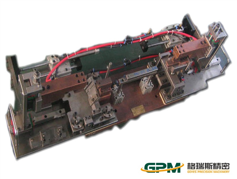 非標(biāo)工裝夾具02.jpg